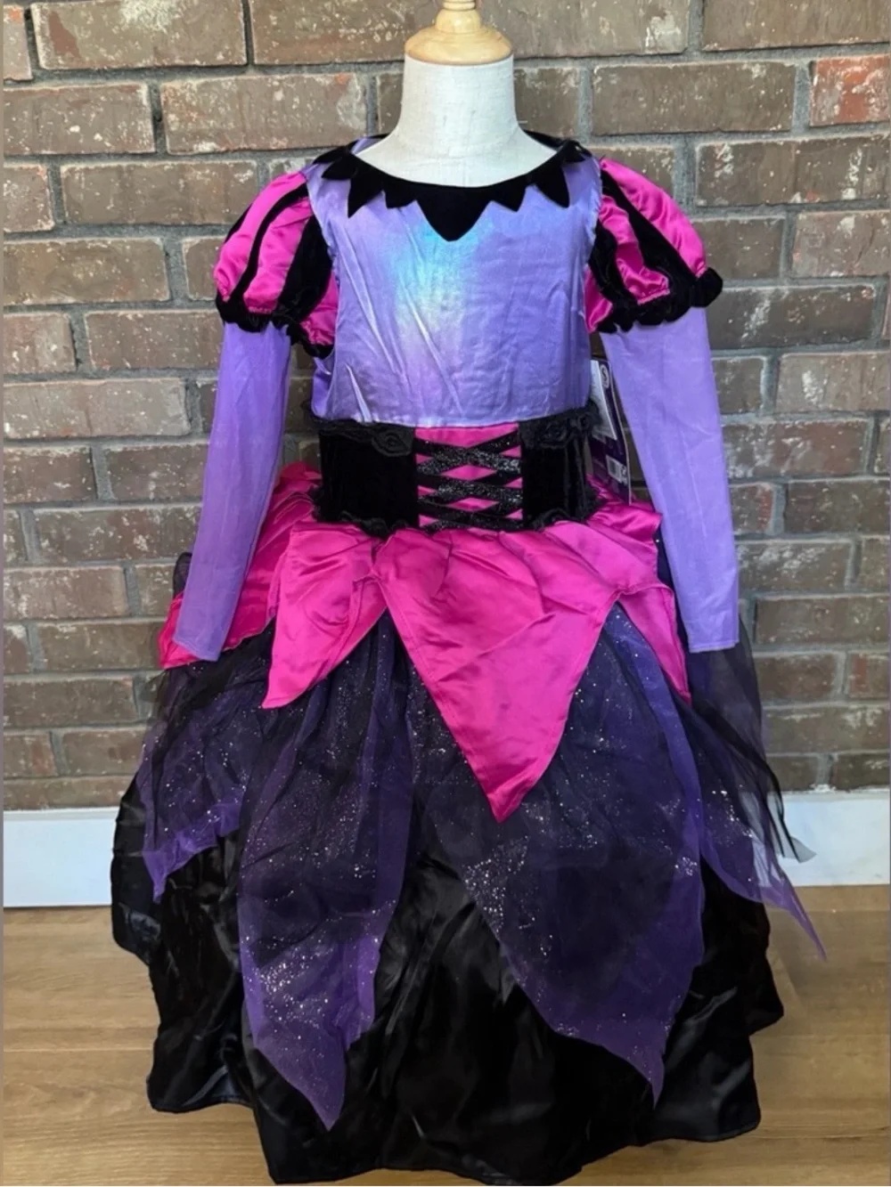 M 8-10 Members mark Witch costume